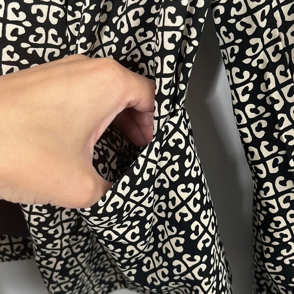 Anthropologie Feathers by Tolani White Motif Open Drape Blazer - Picture 5 of 6